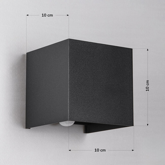 Lampe d'extérieur moderne carrée Daniel noire avec détecteur de mouvement et capteur jour/nuit