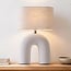Lampe à poser Japandi Poyta - céramique blanche avec abat-jour en lin