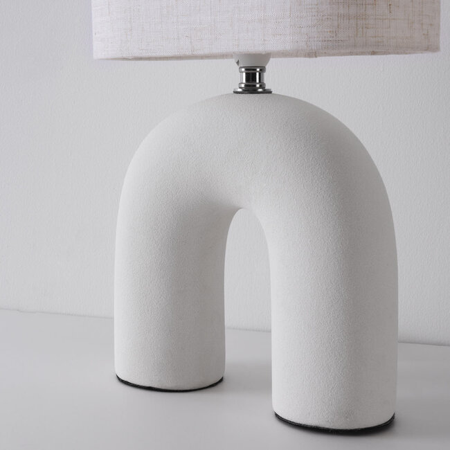 Lampe de table Japandi Poyta en céramique blanche avec abat-jour en lin