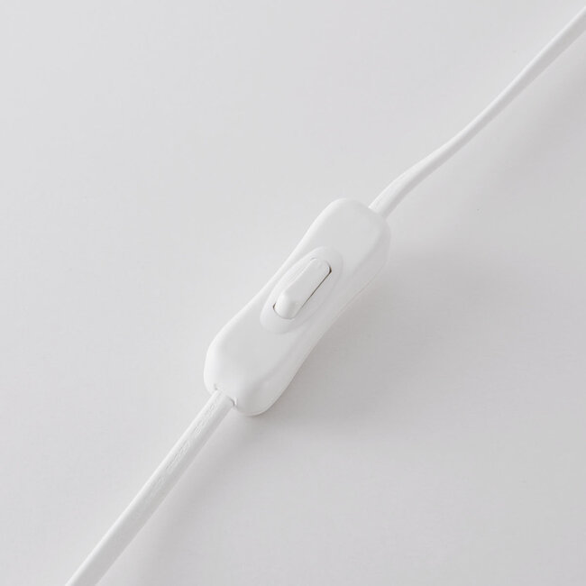 Lampe de table Japandi Poyta en céramique blanche avec abat-jour en lin