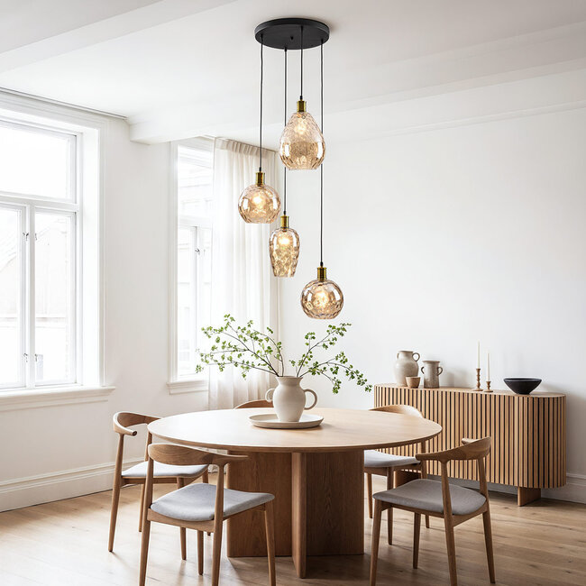 Lampe suspendue design Nilo - 4-lumières en verre ambré et détail convexe