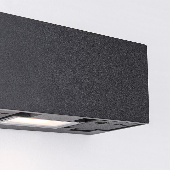 Applique extérieure Fora avec LED, 2 prises et interrupteur crépusculaire – noir