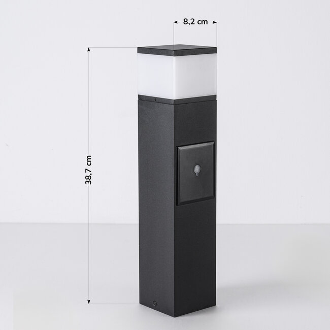 Lampe d'extérieur intelligente avec prise électrique et application Tuya Ute – noire, avec diffuseur et 2 prises électriques