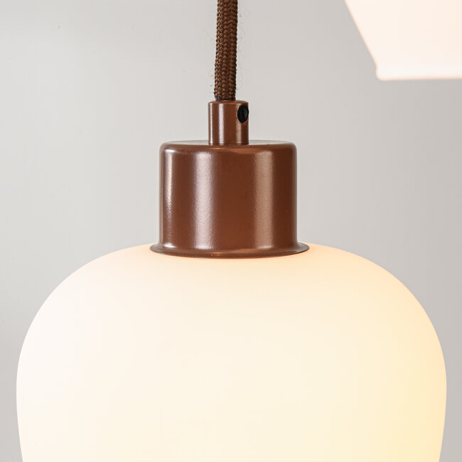 Suspension moderne Stockton - marron avec verre blanc laiteux, 3 lumières