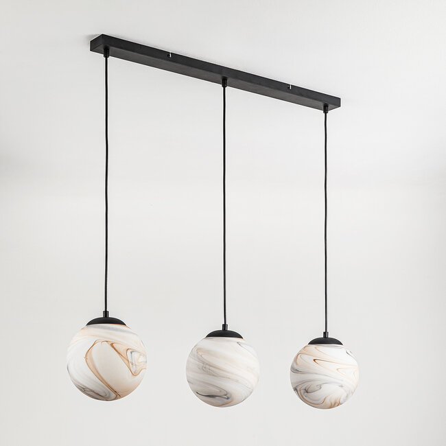 Suspension Marbelle à 3 lumières - globes en verre aspect marbre - noir