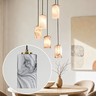 Suspension moderne Vetra 5 lumières avec abat-jours en verre aspect marbre – laiton doré et noir
