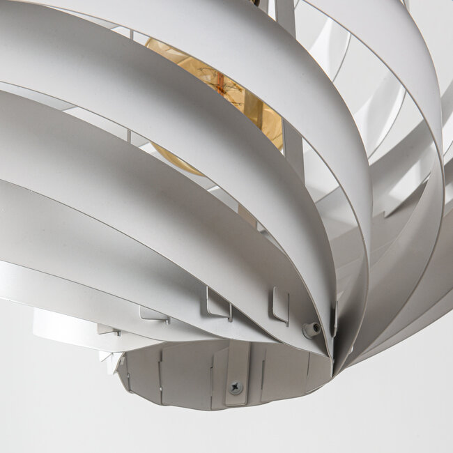 Suspension Perla - design superposé en fer blanc