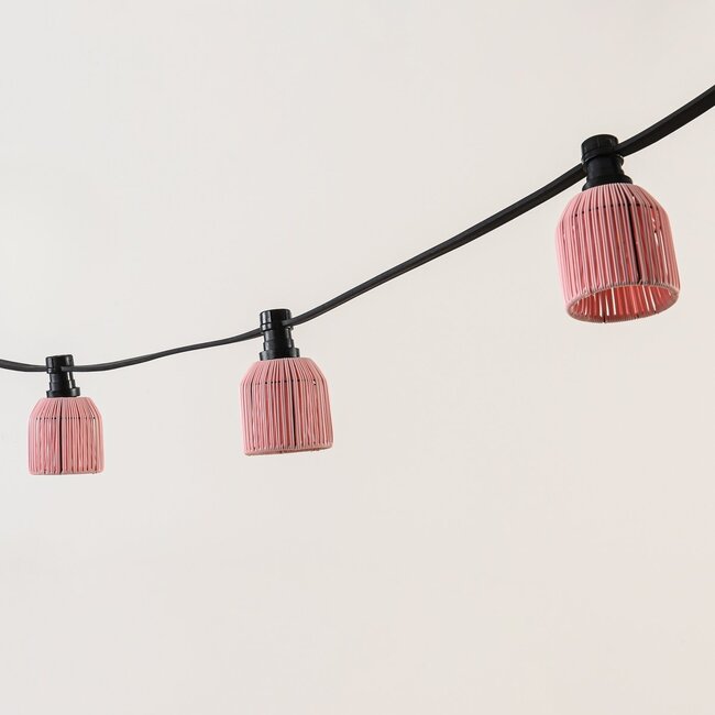 Abat-jour aspect rotin pour guirlande guinguette, rose