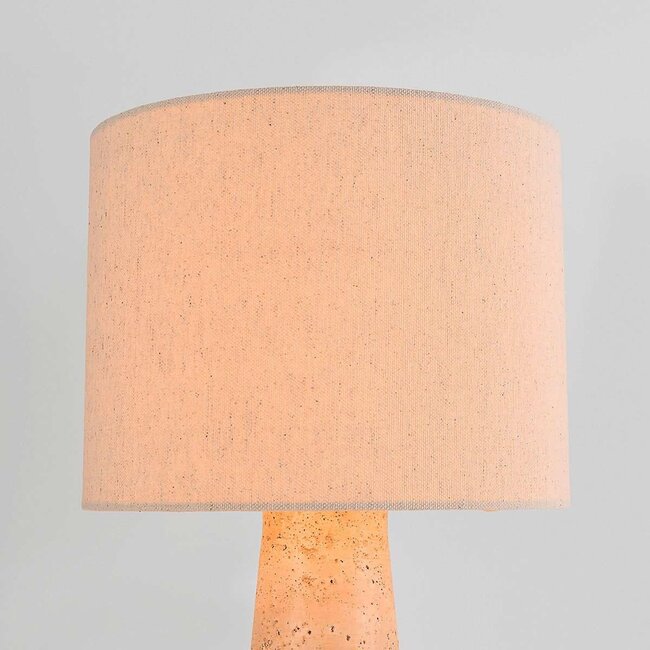 Lampe de table Verla avec abat-jour en lin et pied aspect travertin
