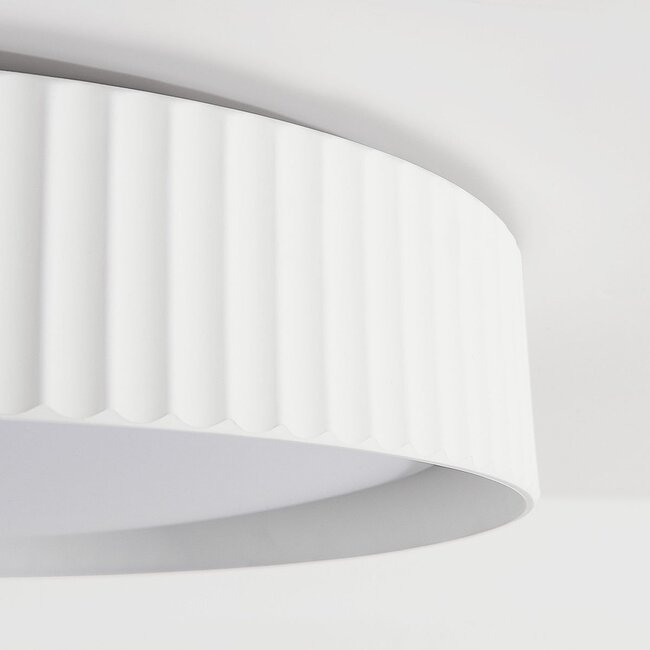 Plafonnier Palomo blanc avec bord nervuré et LEDs dimmable à 3 étapes