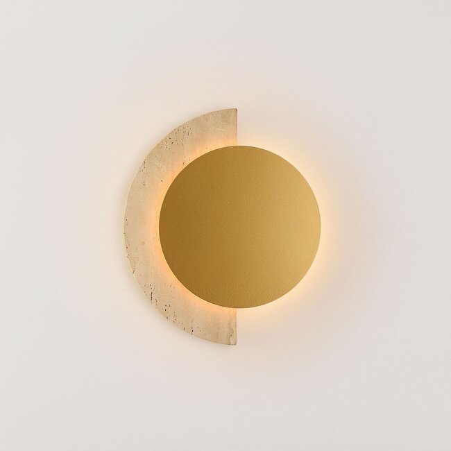 Applique Kiro à LED intégrée et travertin (pierre naturelle) en doré et beige sable