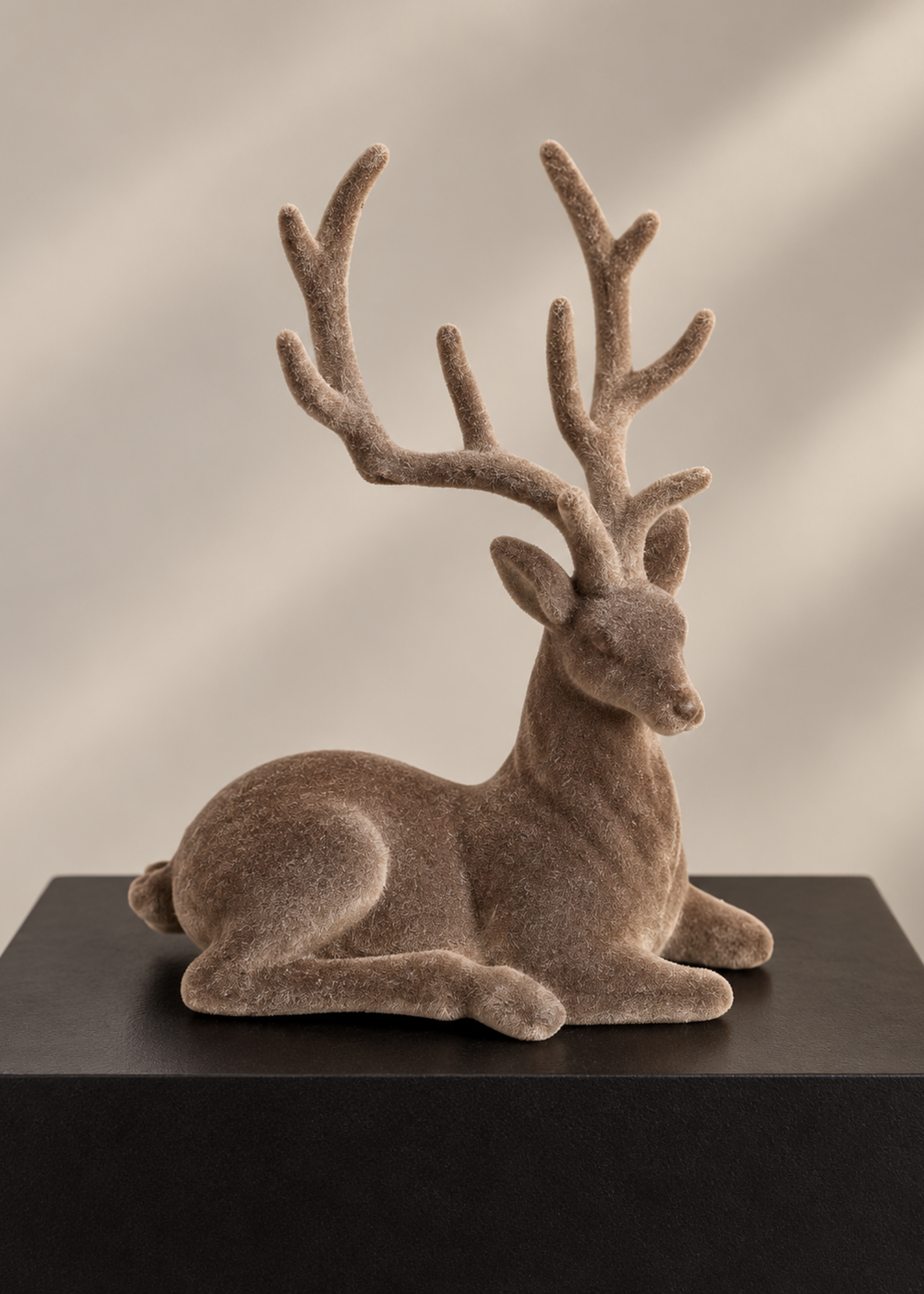 Rendier Liggend Fluweel Velvet Taupe