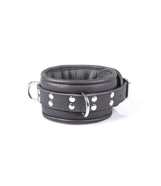Kiotos Leather Schwarzes Halsband mit silbernen Nieten und D-Ringen | Kiotos