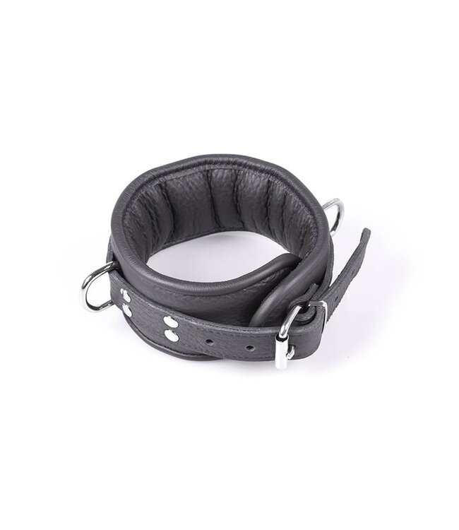 Kiotos Leather Schwarzes Halsband mit silbernen Nieten und D-Ringen | Kiotos