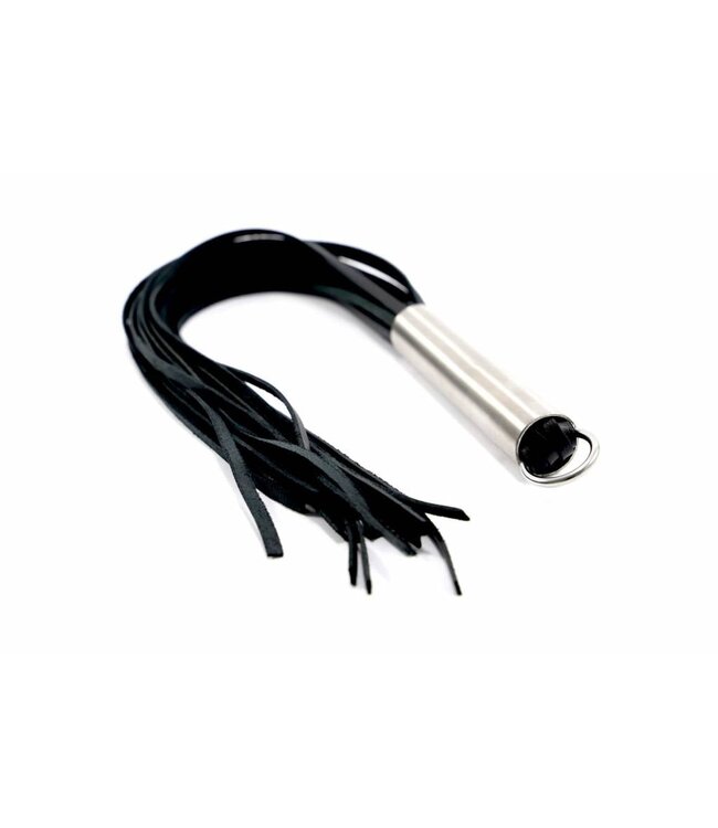 Kiotos Leather Premium Edelstahlpeitsche mit O-Ring – 55 cm, komfortabler Griff