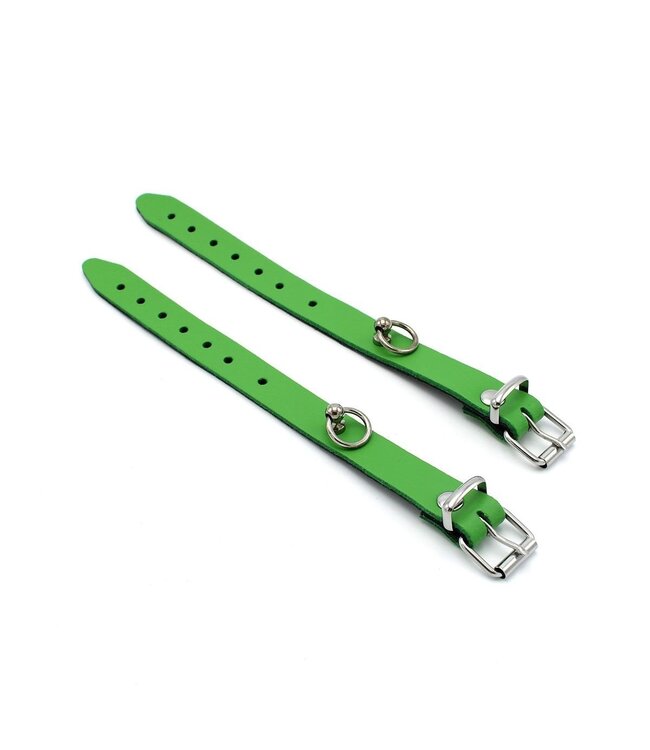 Zelle Lederhandschellen Mini-O-Ring Grün | Eleganz und Freiheit im BDSM