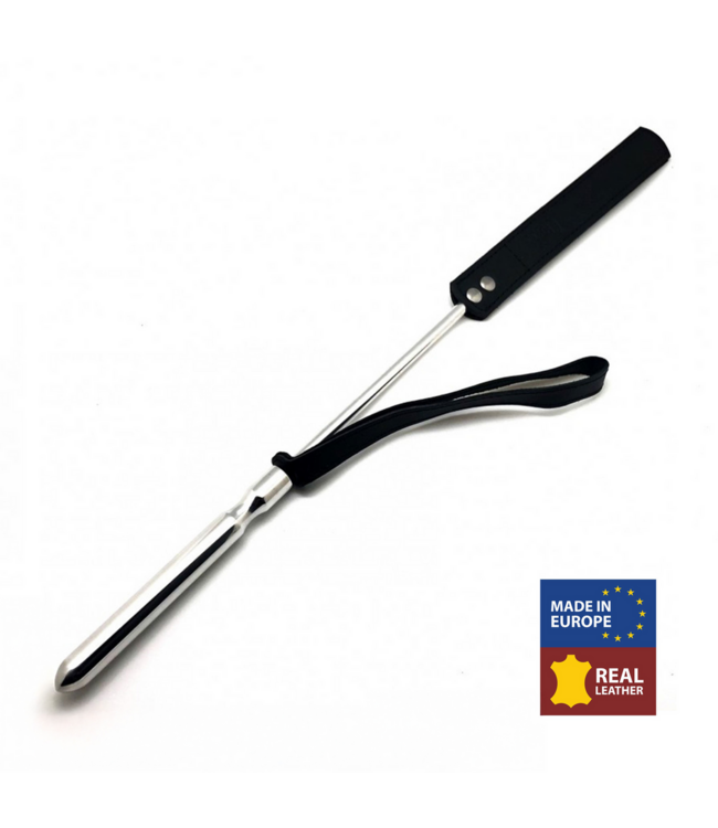 Red Leather Durable 52 cm Metal & Leather Whip - Stylish Black/Silver Design