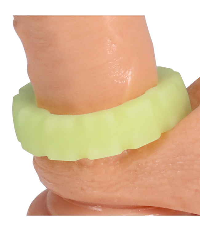 Doc Johnson Glow-in-the-Dark Tire Cockring: Textured, Stretchy & Secure Fit