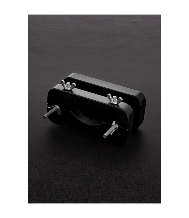 Steel by Shots Verstelbare Houten Testicle Vice Met Vier Vleugelmoeren Voor Stimulatie