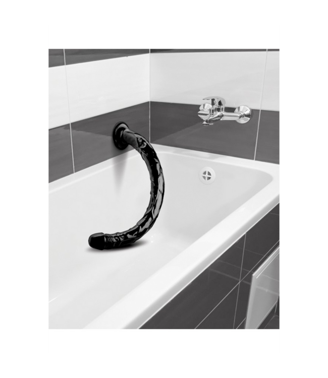 XR Brands Diepe Sensatie Zwarte Dildo 24,8 cm – Golvende Textuur voor Intense Stimulatie