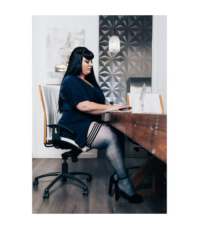 Kix'ies Debbie Marineblaue Kariert Kniestrümpfe | Stilvoll für Business & Alltag