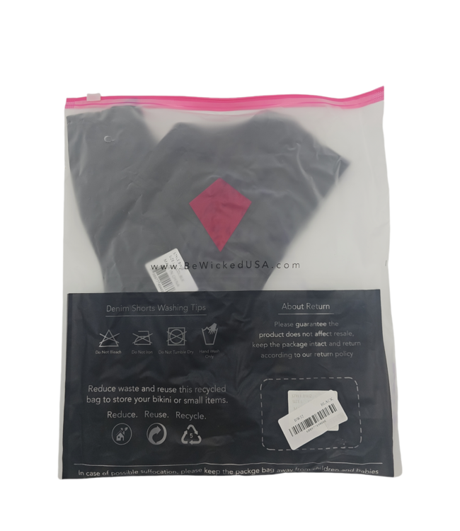 BeWicked Schwarze Buns Out Shorts – Stylisch, Gewagt & Bequem