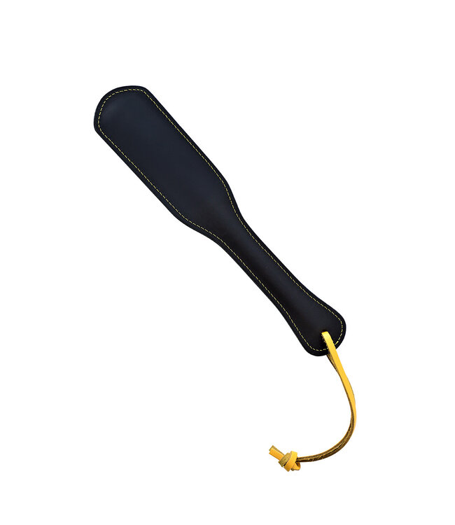 Kiotos Leather Paddle SLUT! Geel – Exclusieve lederen BDSM peddel van Kiotos voor avontuurlijke momenten