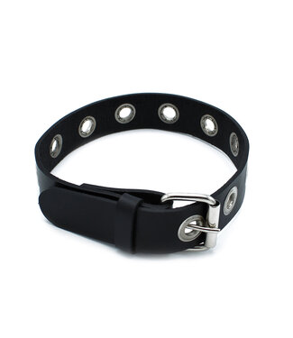 Kiotos Leather Stilvolles schwarzes Lederhalsband mit Metallösen – verstellbar 58 cm