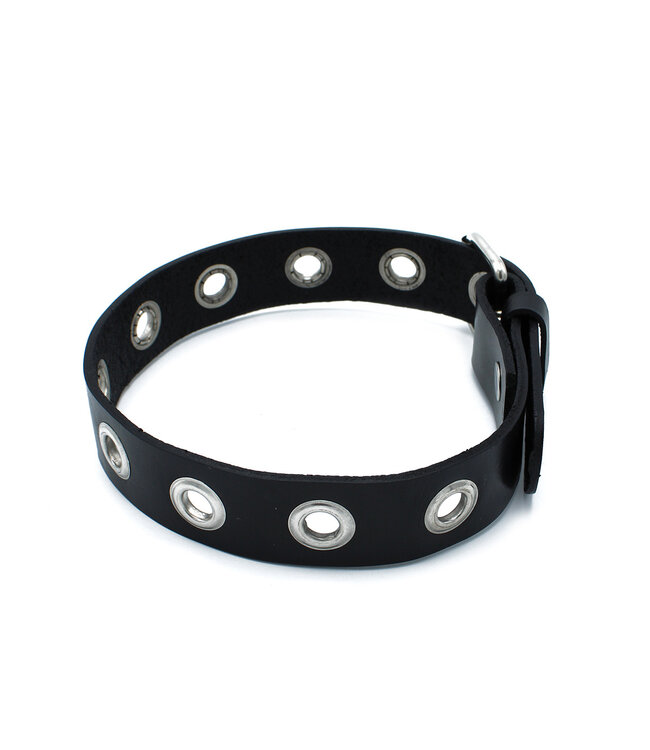 Kiotos Leather Stilvolles schwarzes Lederhalsband mit Metallösen – verstellbar 58 cm