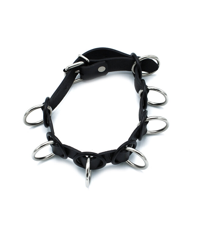 Kiotos Leather Stijlvolle Zwarte Leren Halsband Met 7 Ringen | Verstelbaar en Comfortabel