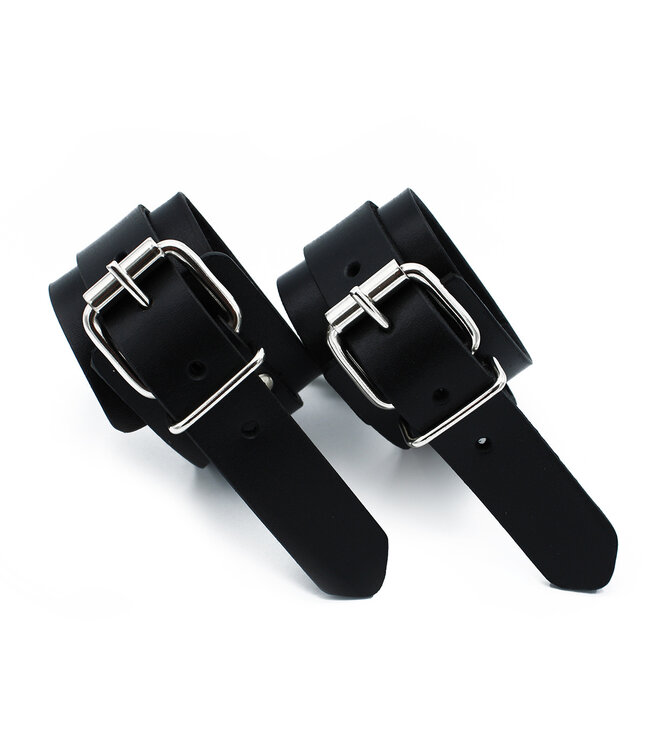 Kiotos Leather Stilvolle schwarze Lederhandschellen mit Kette – verstellbar und robust