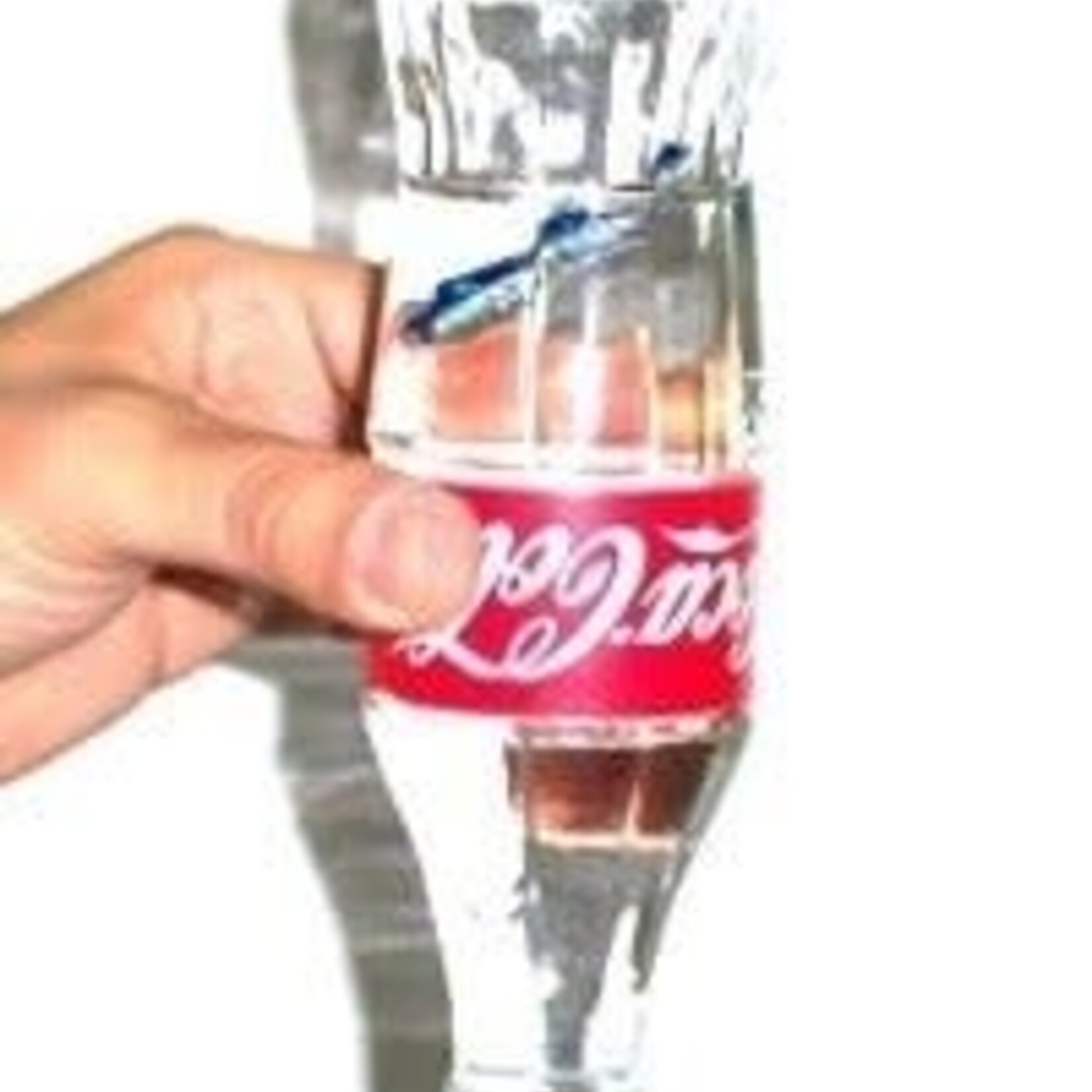 Anti-gravity trio bottle cap