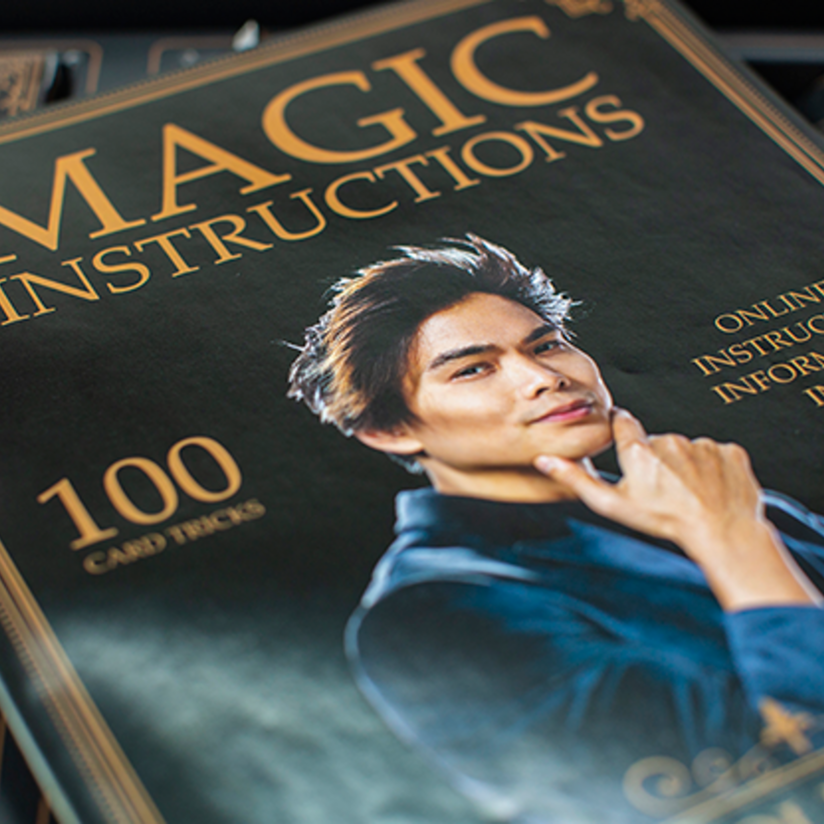 EVOLUSHIN DELUXE MAGIC SET (ENGLISH) by Shin Lim
