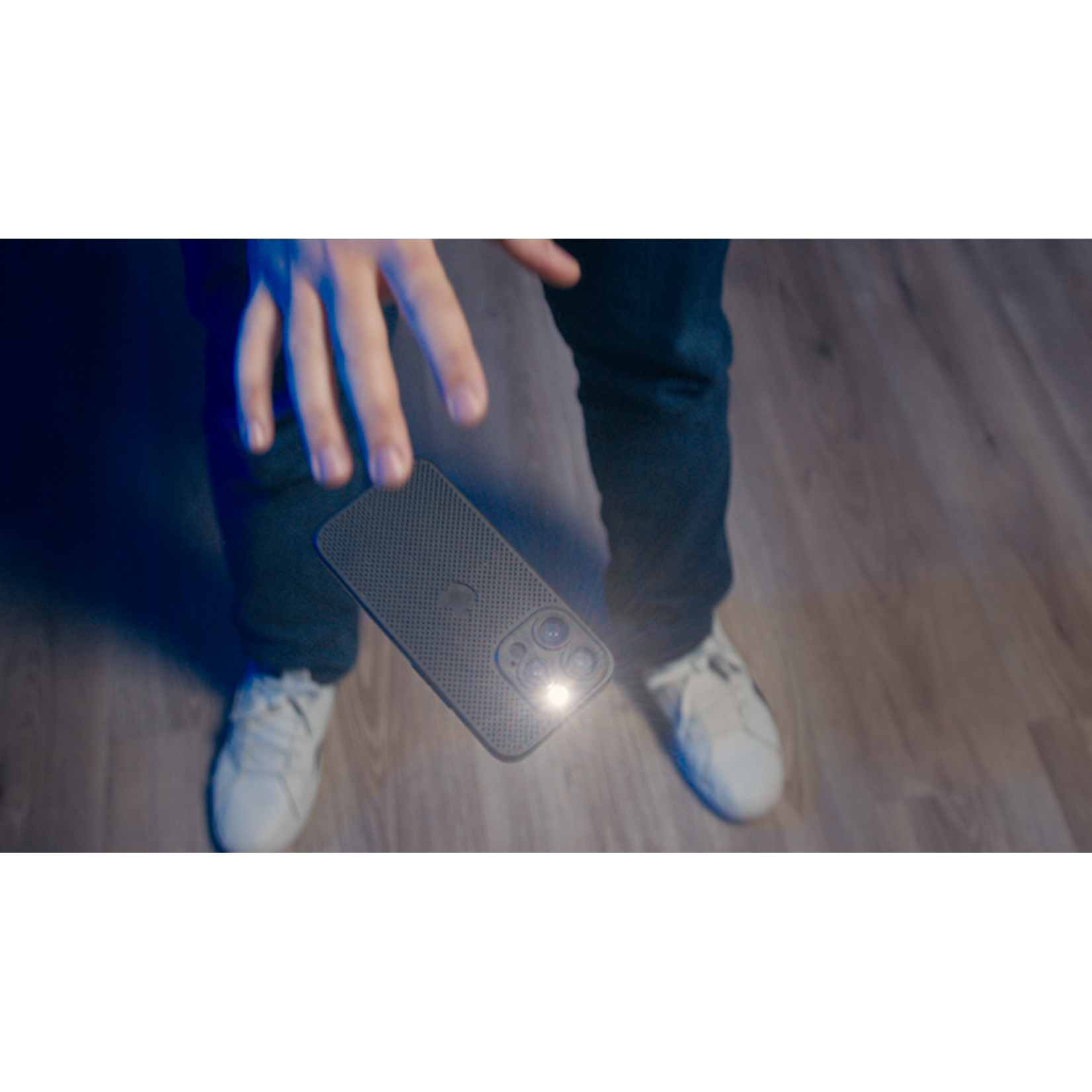 Leviosa Phone by João Miranda and Julio Montoro