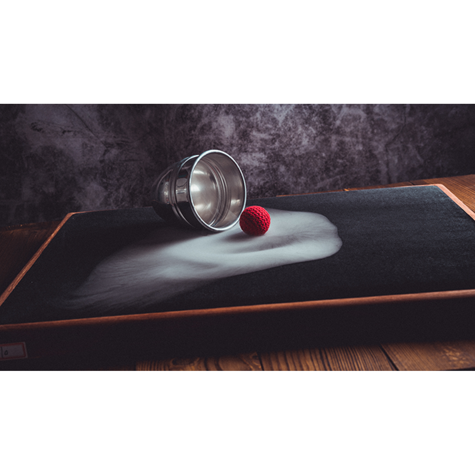 Smoke Pad Standaard by Wang Ji & Bacon Magic