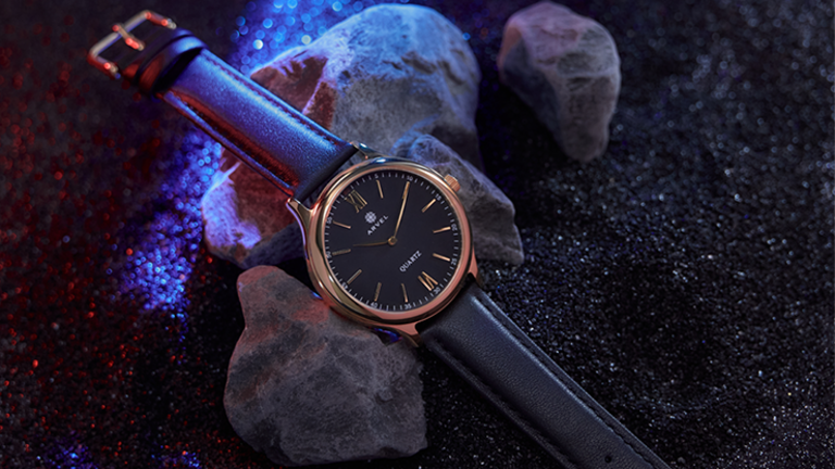 Iarval Watch (Goud/zwart) by Iarvel Magic and Bluether Magic