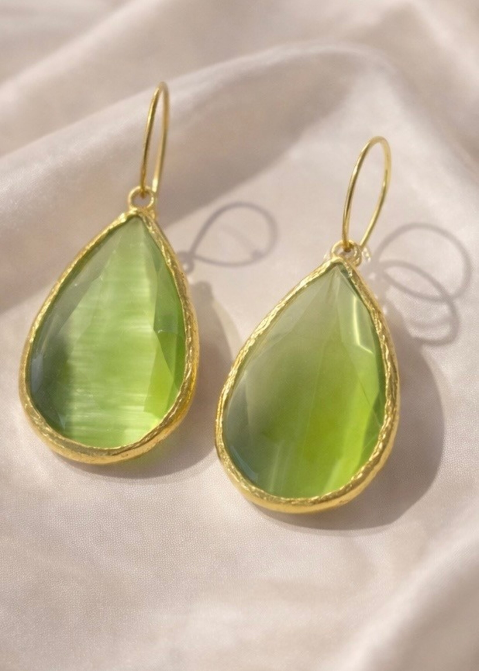 Handmade & Real Stones Maddy light green  (unieke sieraden)