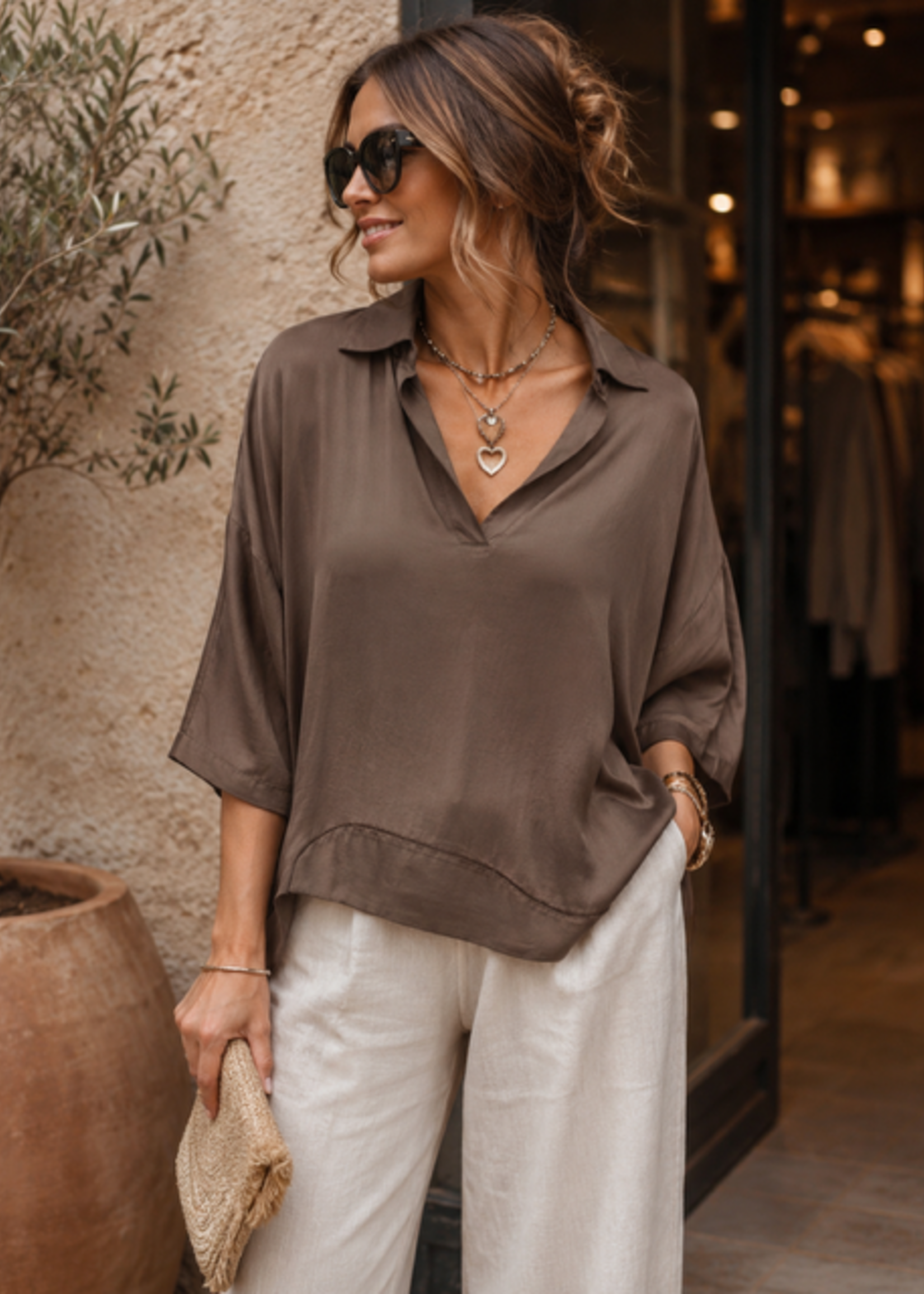 INKOOP NAJAAR/ WINTER 2026 Satinlook Choco-brown Satinlook V hals