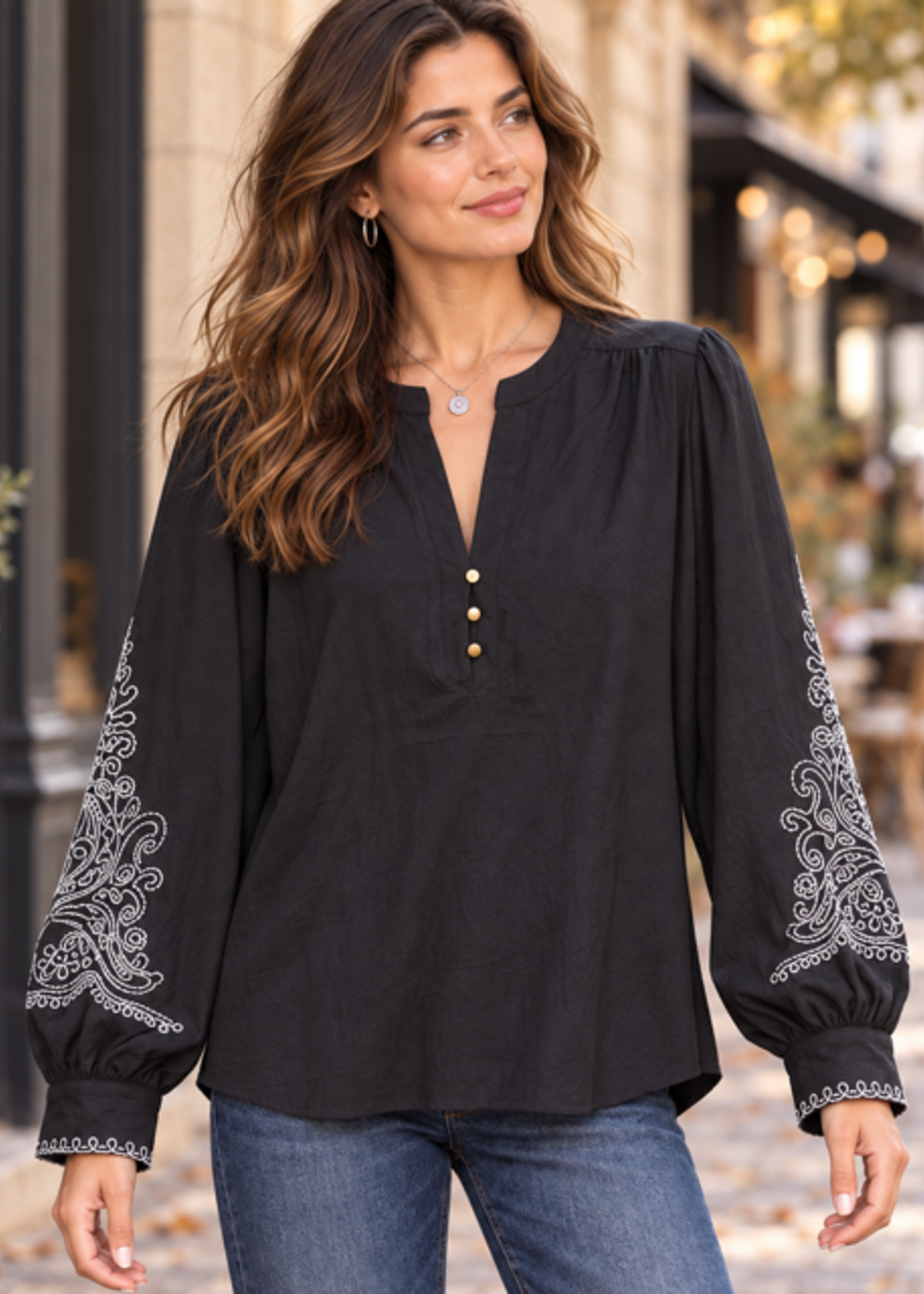 INKOOP VOORJAAR/ZOMER  2026 Black Blouse SAV
