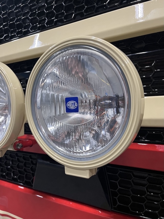 Hella Hella Rallye 3000 verstraler met stadslicht