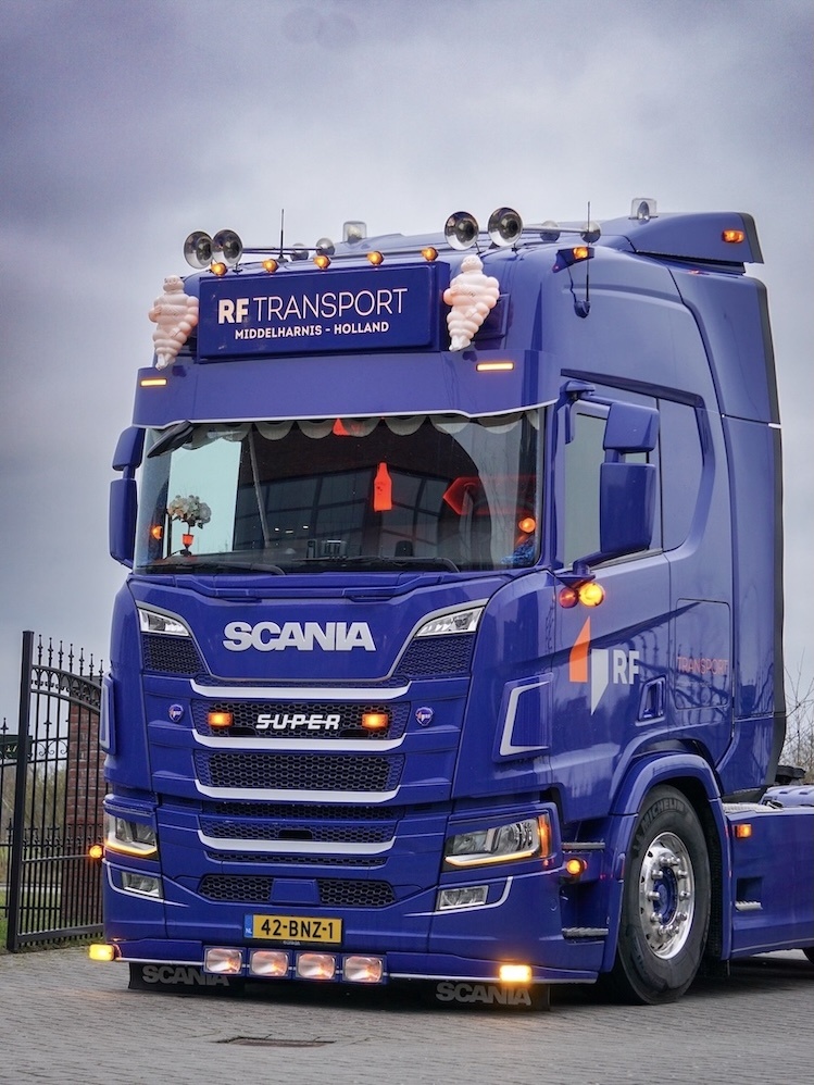 Omnius Scania SUPER embleem polyester Retroline