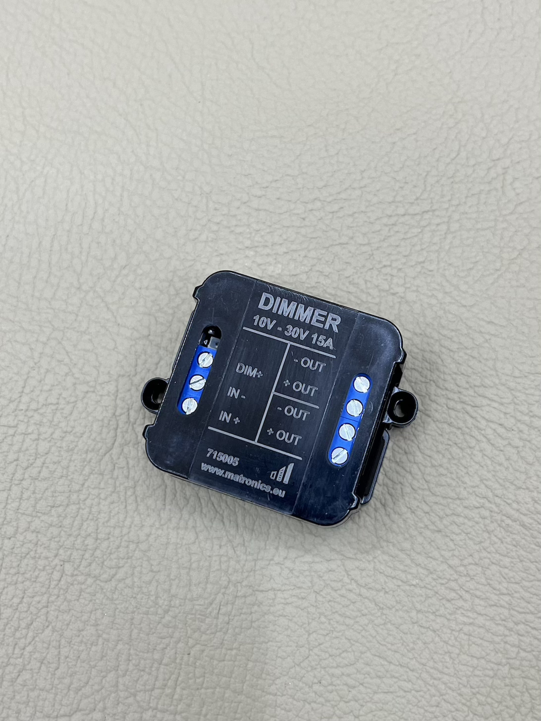 Dimmer 12/24V - 15A t.b.v. Scania NG en Volvo