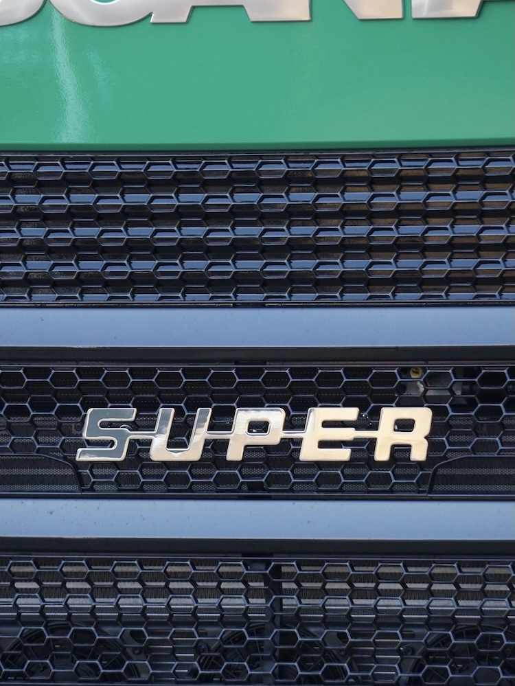 Scania Scania SUPER embleem gepolijst