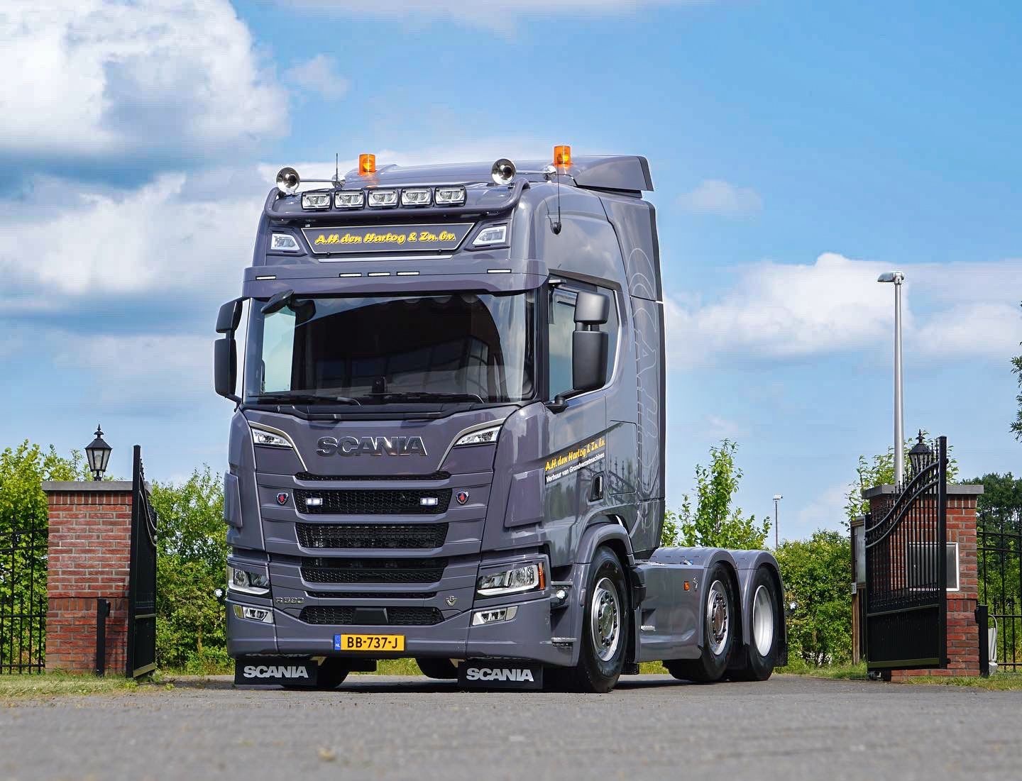 Truck bodywork