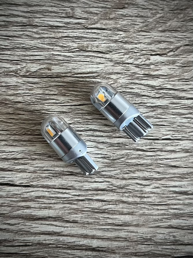 Roka T10 steeklamset LED