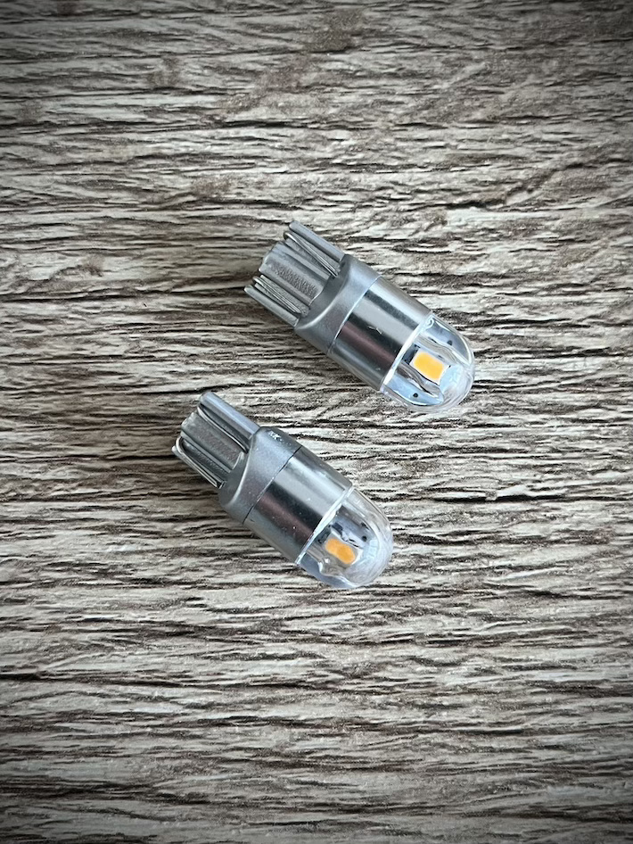 T10 steeklamset LED