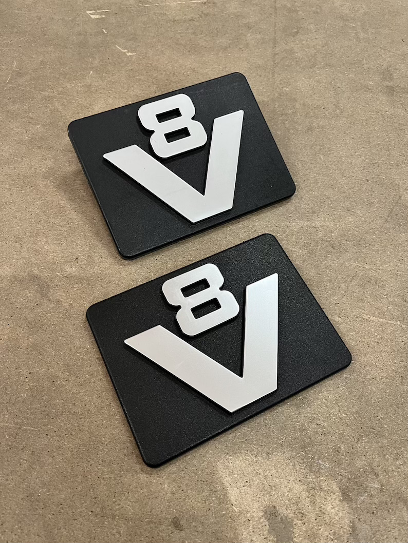 Scania V8 emblem