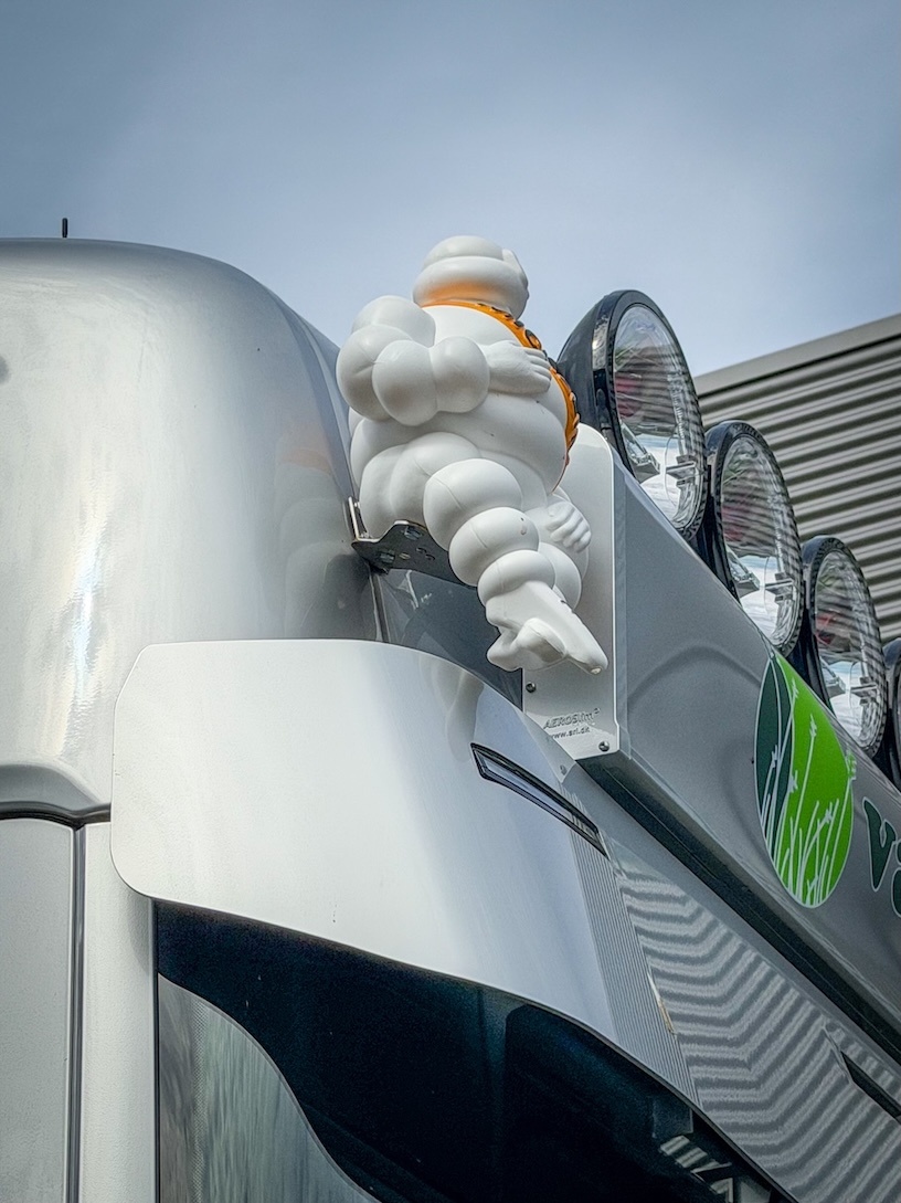 Turbo Truckparts Michelinpop Stoel met fitting (RVS)