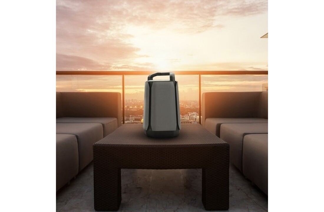 Soundcast VG7 outdoor bluetooth speaker