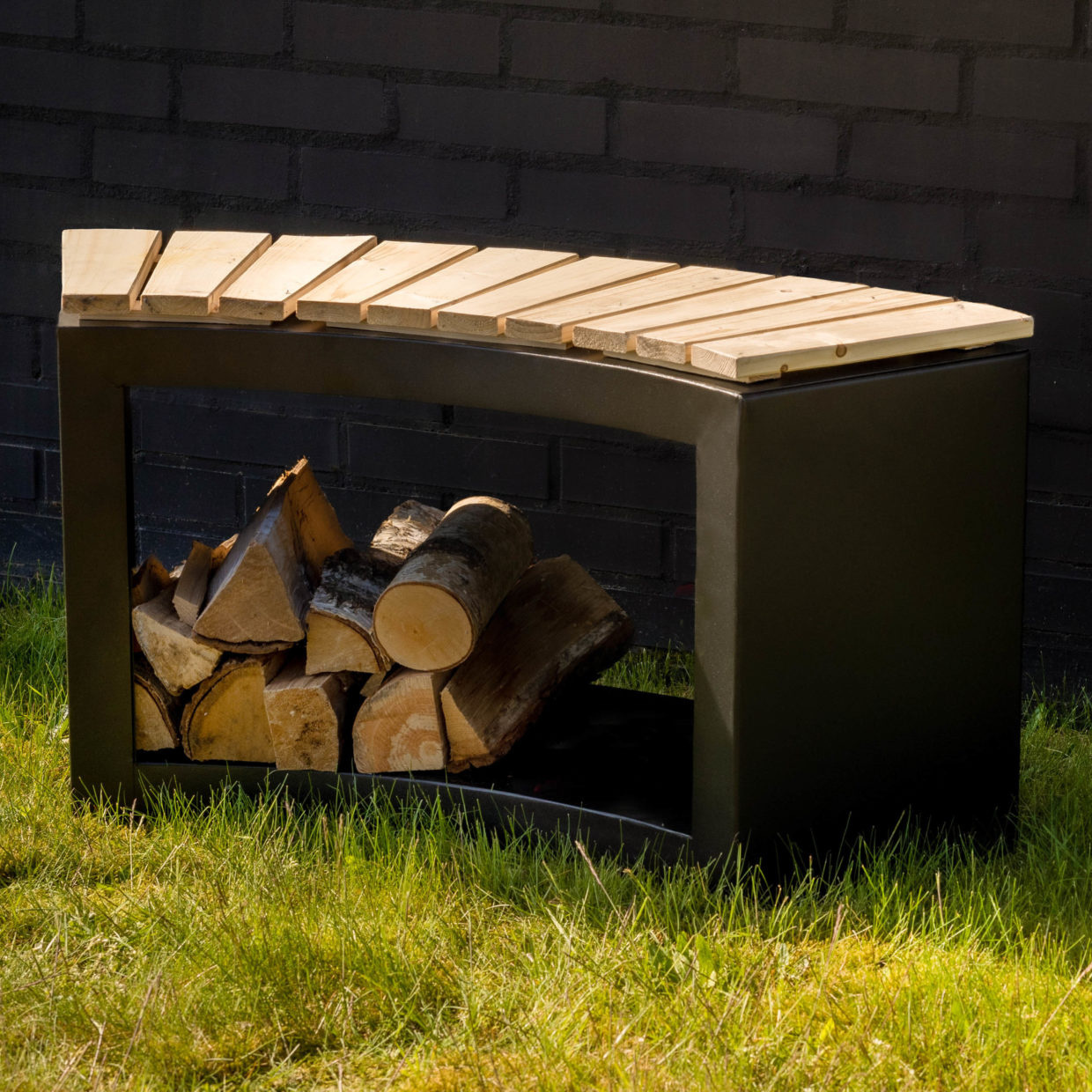 Fancy Flames Bank met Houtopslag